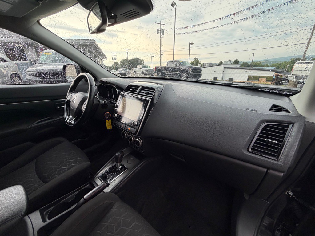 2021 Mitsubishi Outlander Image 23