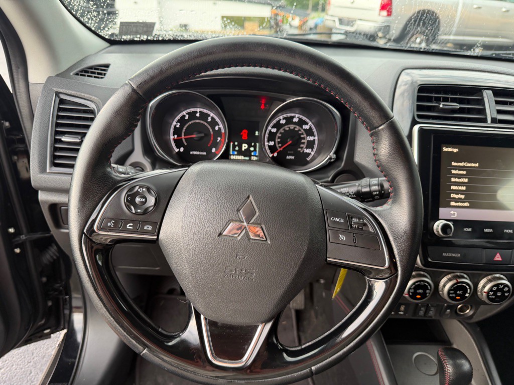 2021 Mitsubishi Outlander Image 28