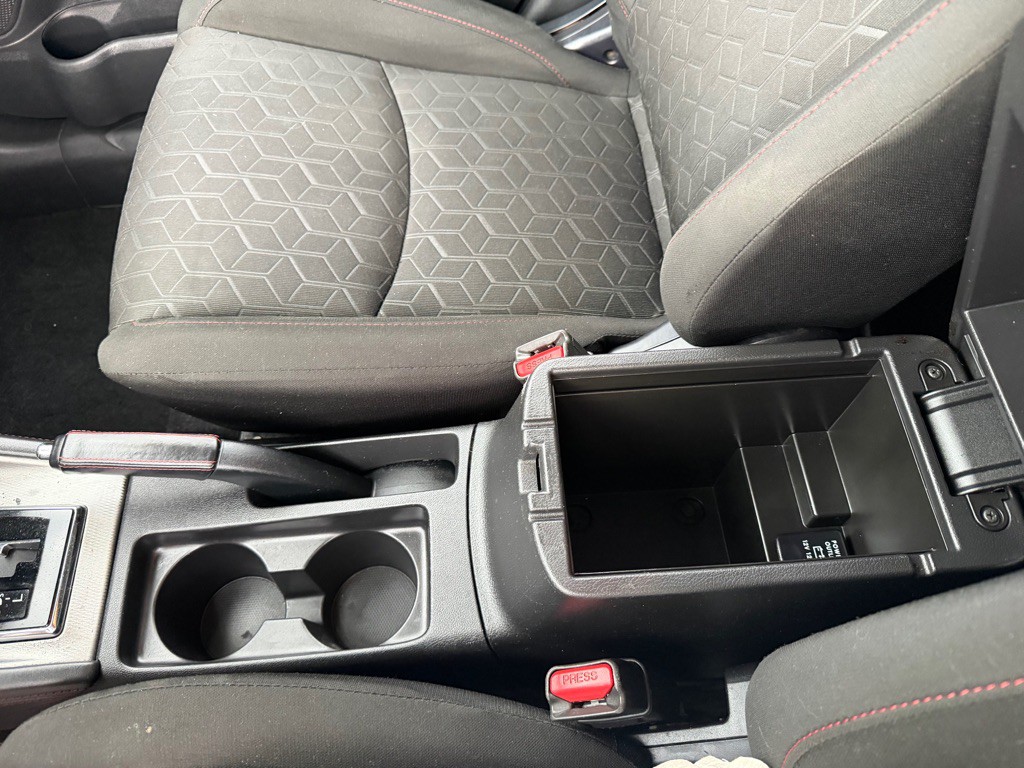 2021 Mitsubishi Outlander Image 35