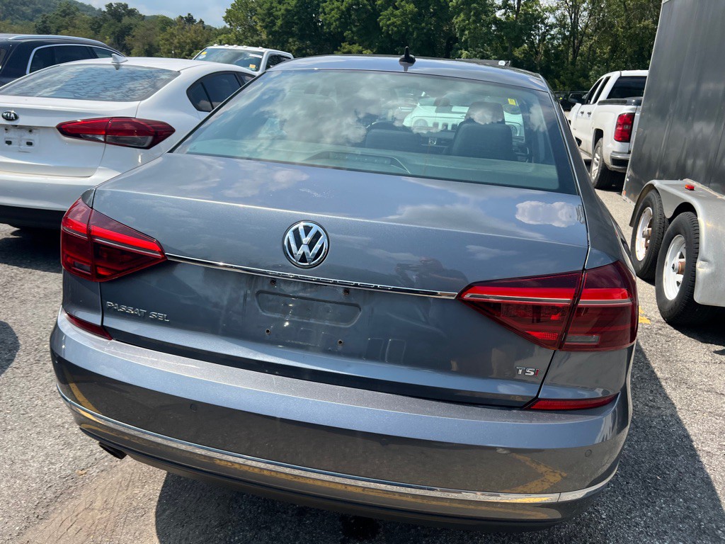 2017 Volkswagen Passat Image 4