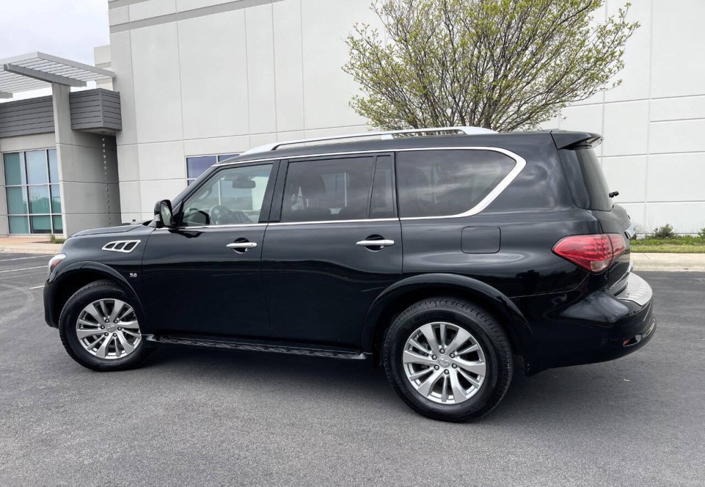 2016 INFINITI QX80 Image 3
