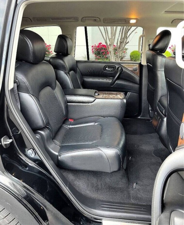 2016 INFINITI QX80 Image 10