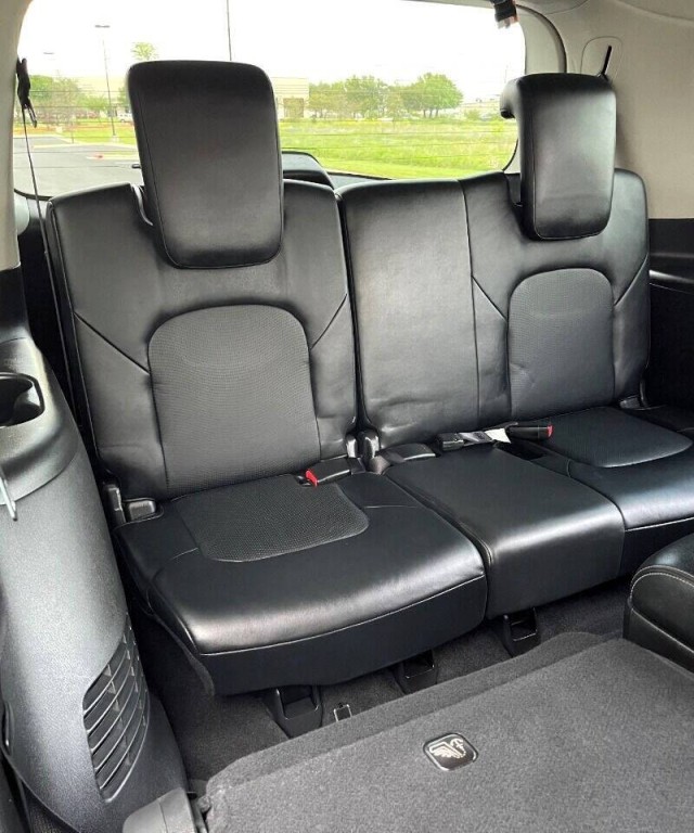 2016 INFINITI QX80 Image 12