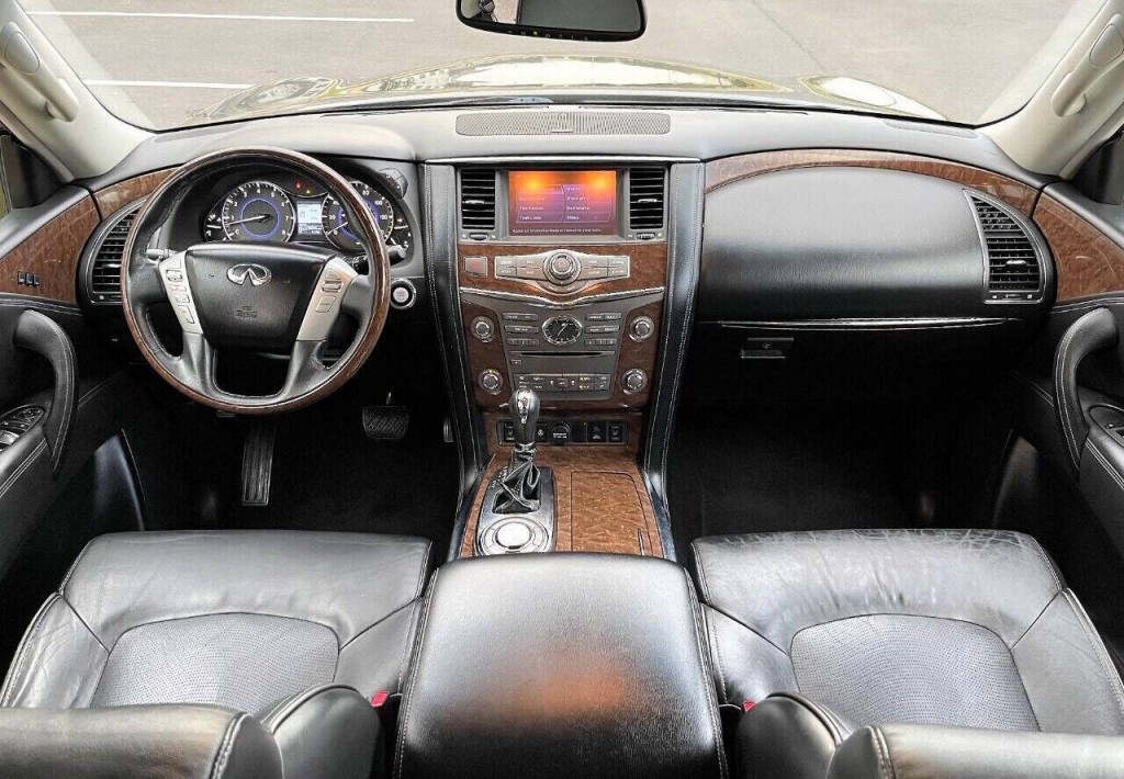 2016 INFINITI QX80 Image 13