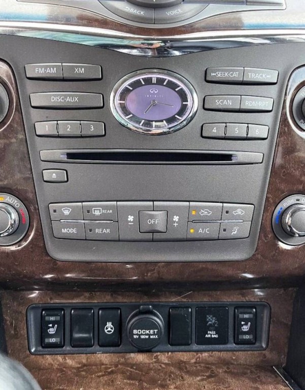 2016 INFINITI QX80 Image 17
