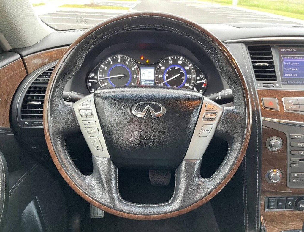 2016 INFINITI QX80 Image 19