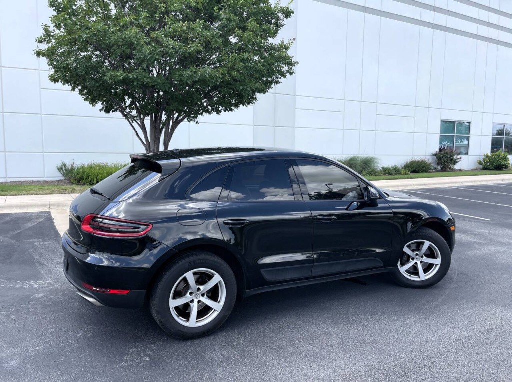 2017 Porsche Macan Image 3