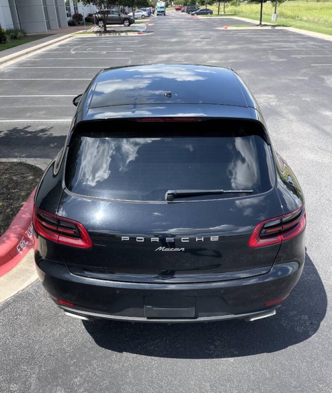2017 Porsche Macan Image 29