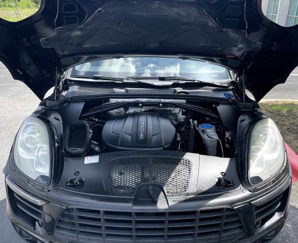 2017 Porsche Macan Image 31