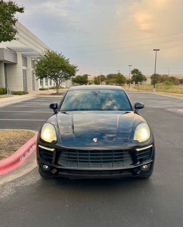 2017 Porsche Macan Image 27
