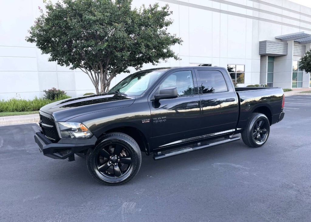 2017 RAM 1500 Image 2