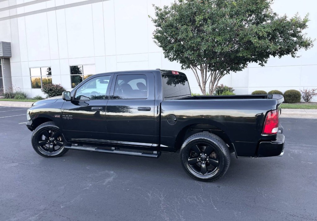 2017 RAM 1500 Image 3