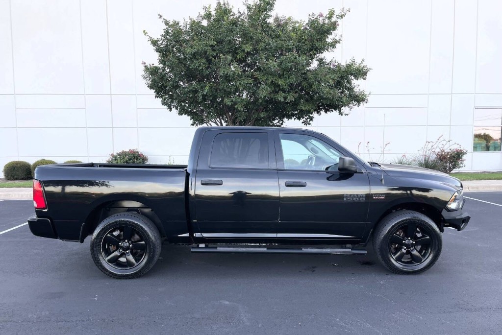 2017 RAM 1500 Image 6