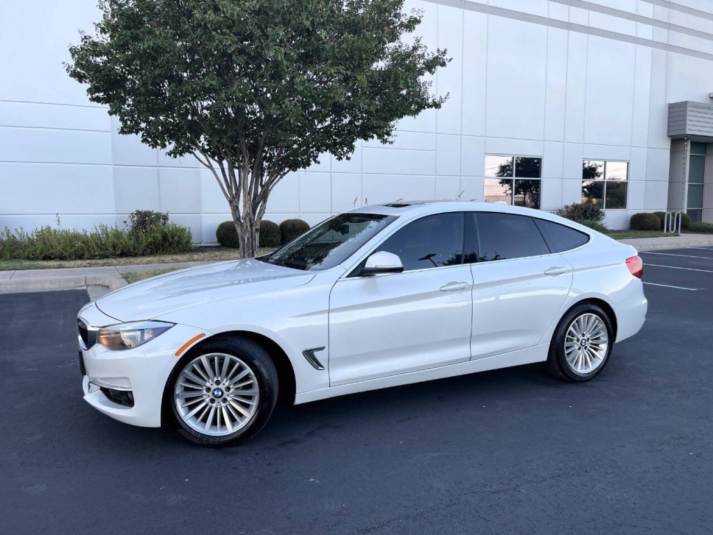 2015 BMW 3 Series Image 3