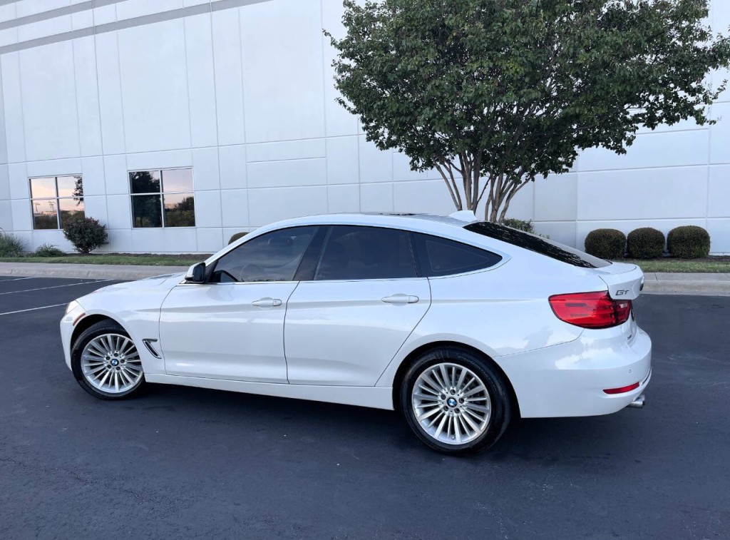 2015 BMW 3 Series Image 5