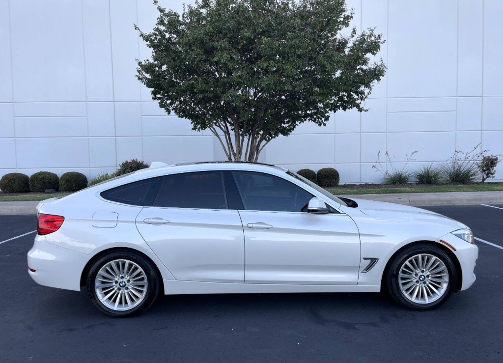 2015 BMW 3 Series Image 6