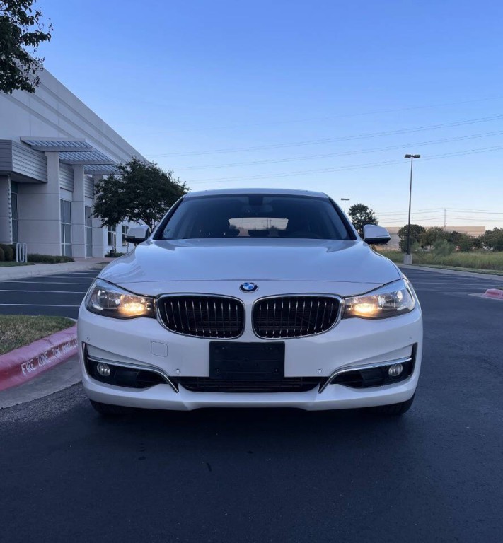 2015 BMW 3 Series Image 24