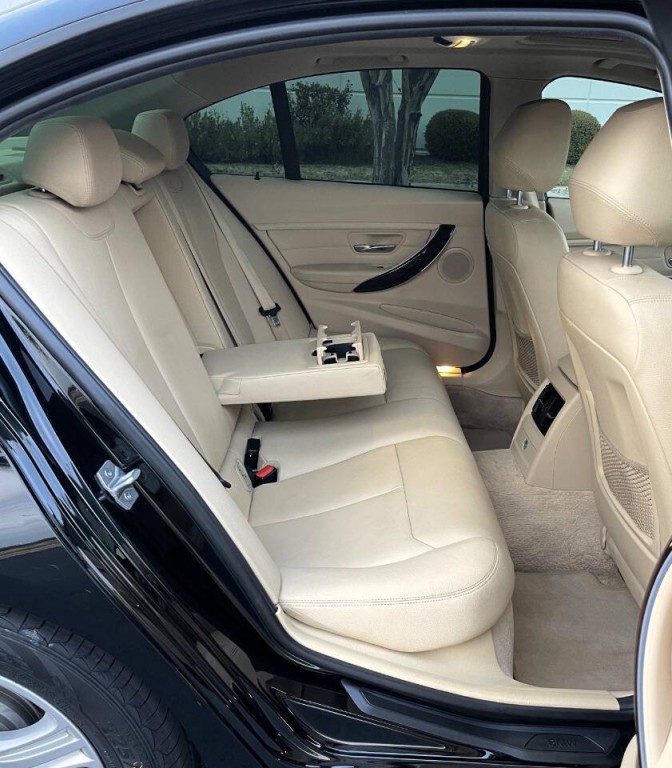 2015 BMW 3 Series Image 10