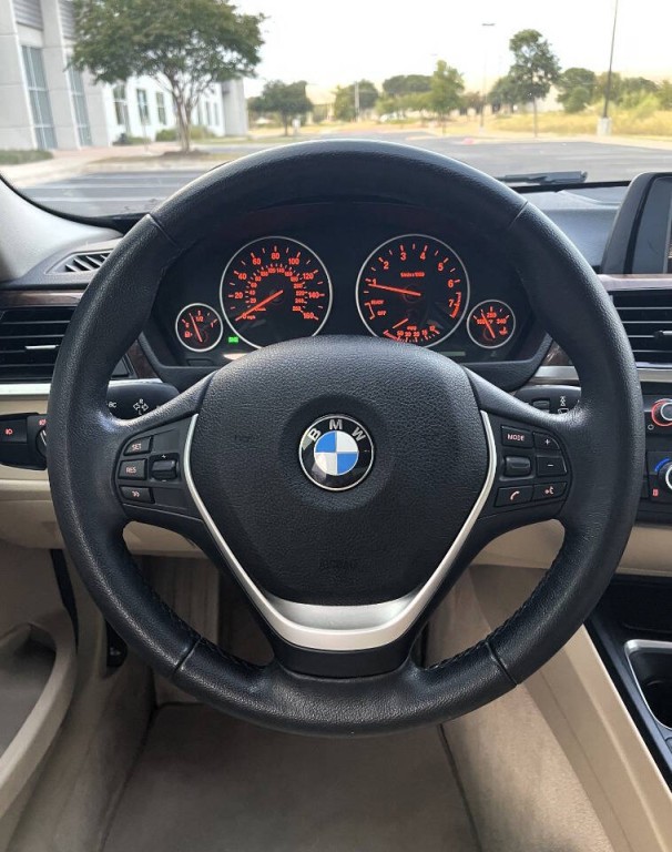 2015 BMW 3 Series Image 18