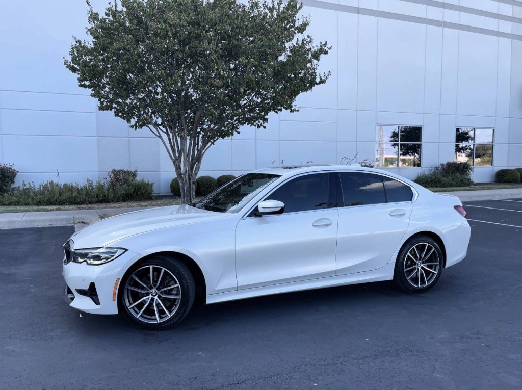 2019 BMW 3 Series Image 2