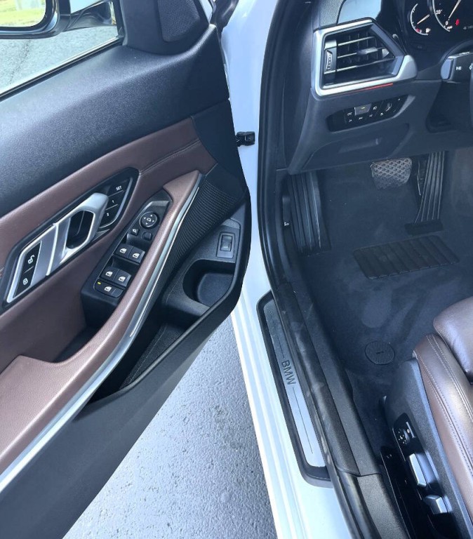 2019 BMW 3 Series Image 24