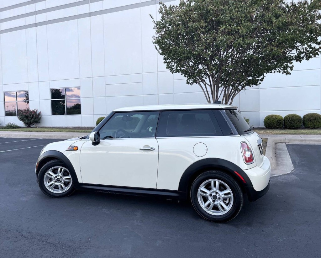 2013 MINI Cooper Image 4