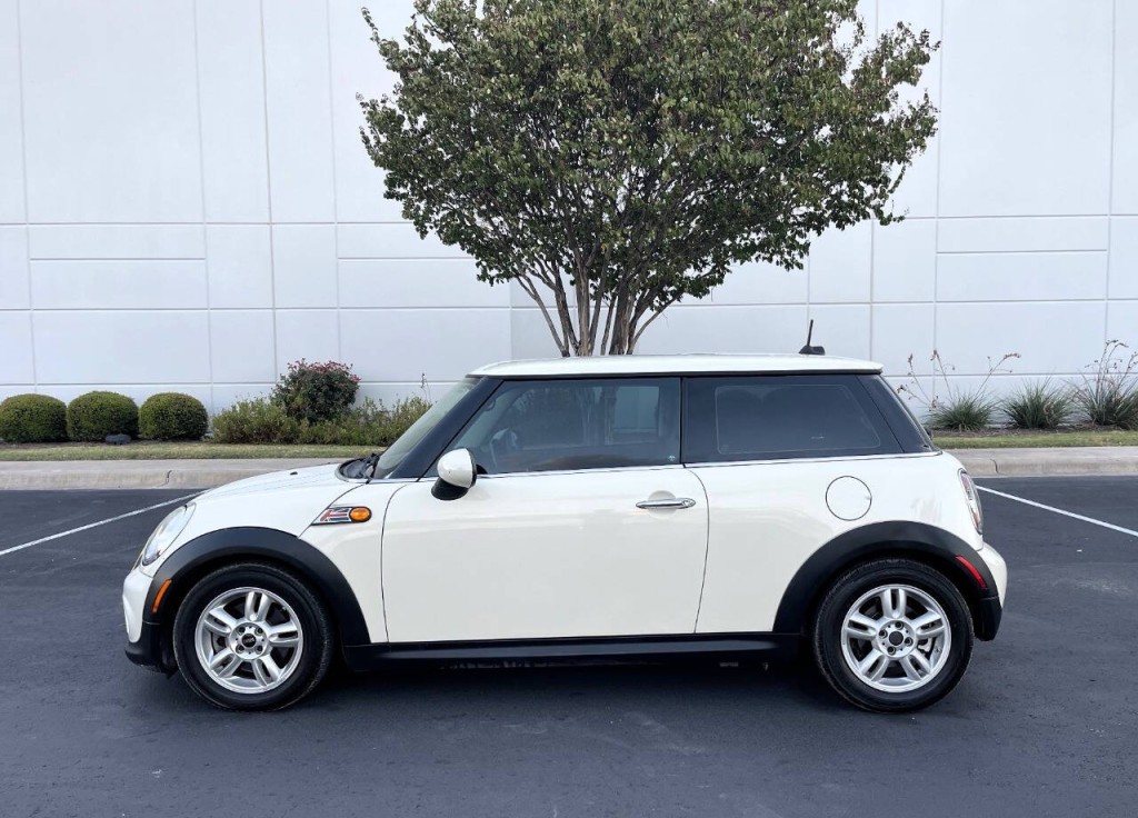 2013 MINI Cooper Image 6