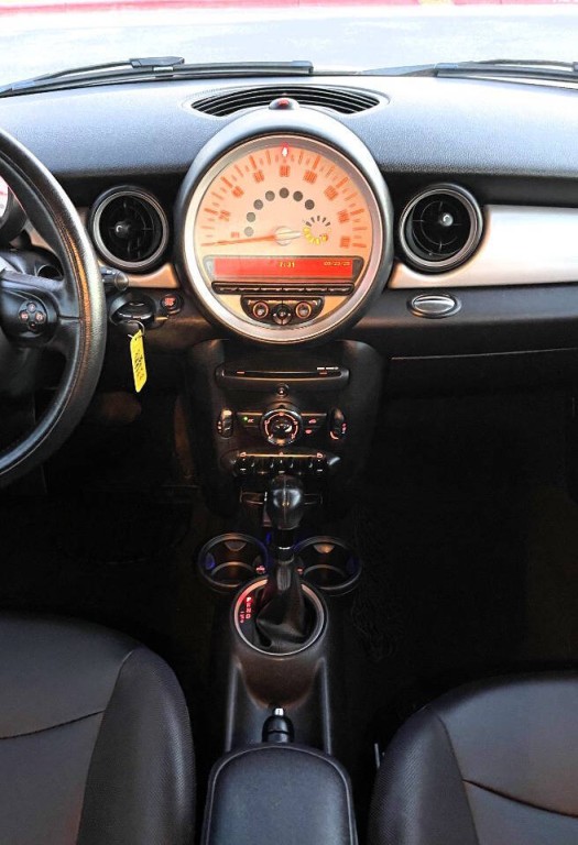 2013 MINI Cooper Image 12
