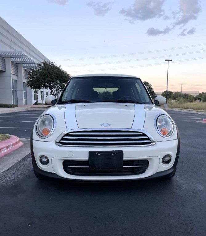 2013 MINI Cooper Image 19