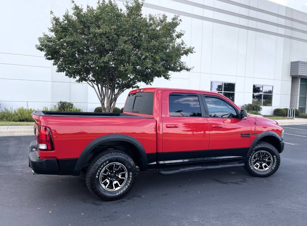 2016 RAM 1500 Image 3