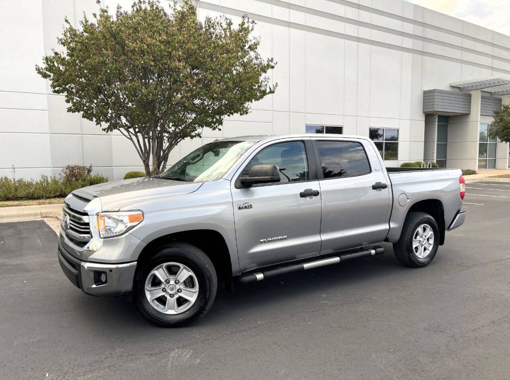 2016 Toyota Tundra Image 2