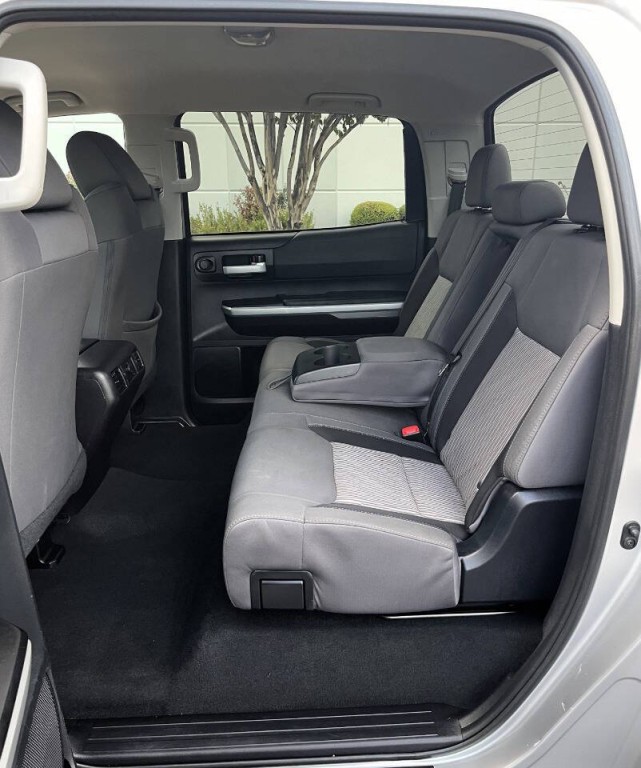 2016 Toyota Tundra Image 9