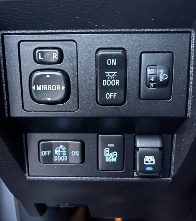 2016 Toyota Tundra Image 18