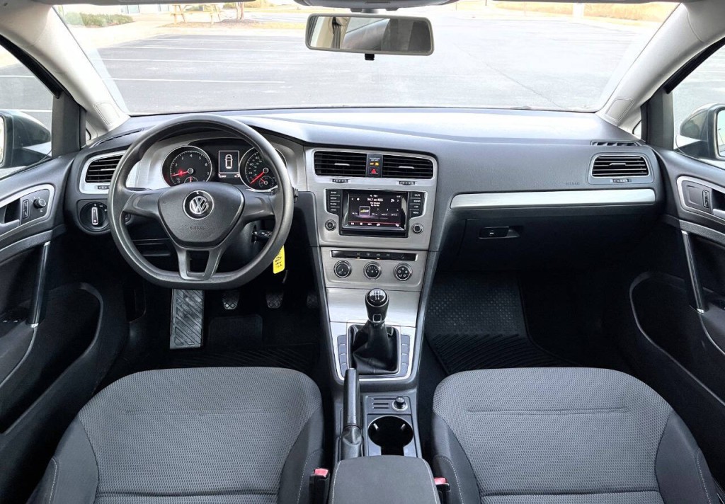 2015 Volkswagen Golf Image 11