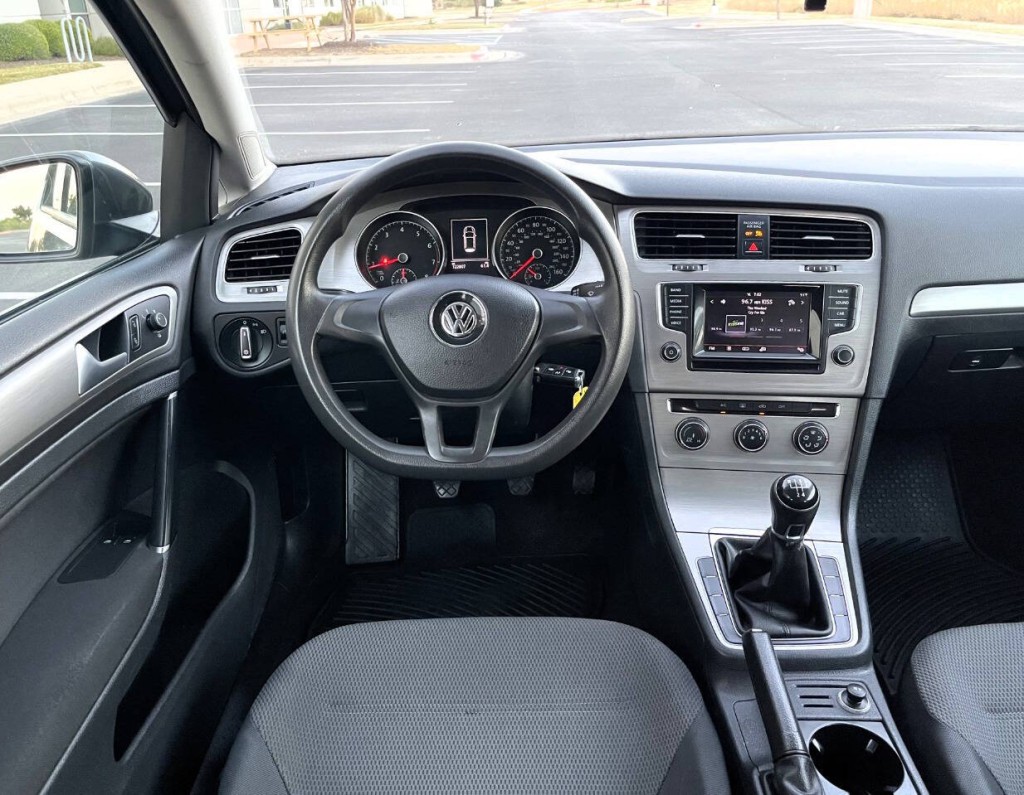 2015 Volkswagen Golf Image 19