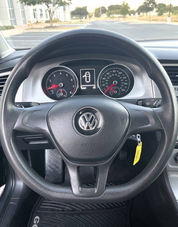 2015 Volkswagen Golf Image 20