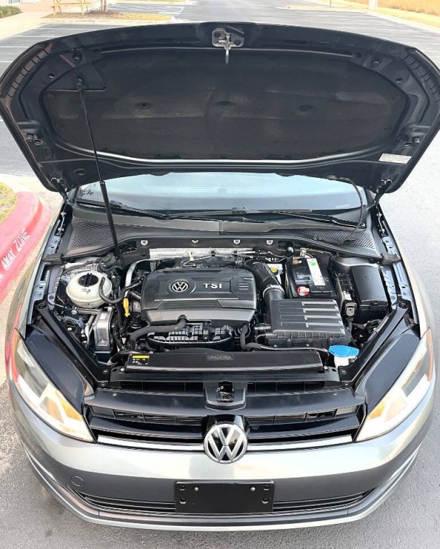 2015 Volkswagen Golf Image 29