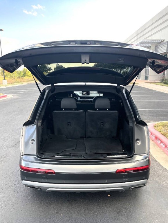 2019 Audi Q7 Image 32