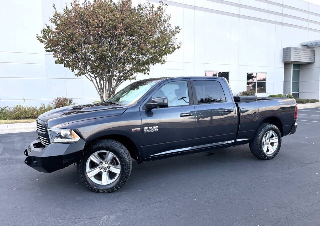 2014 RAM 1500 Image 2