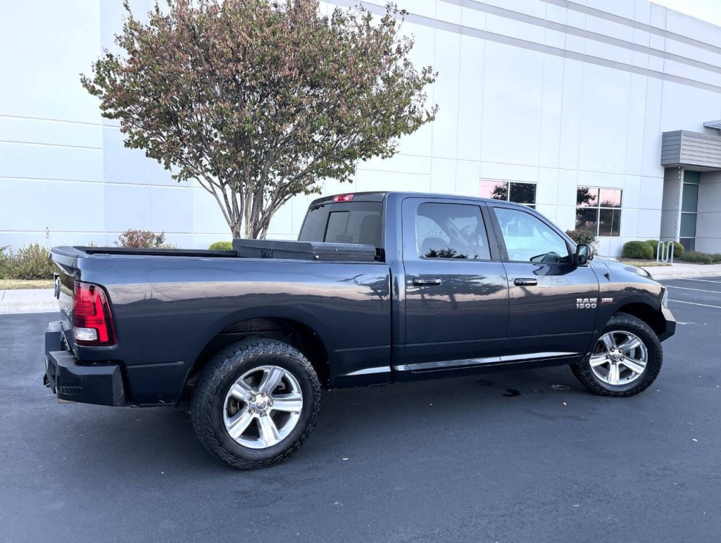 2014 RAM 1500 Image 4
