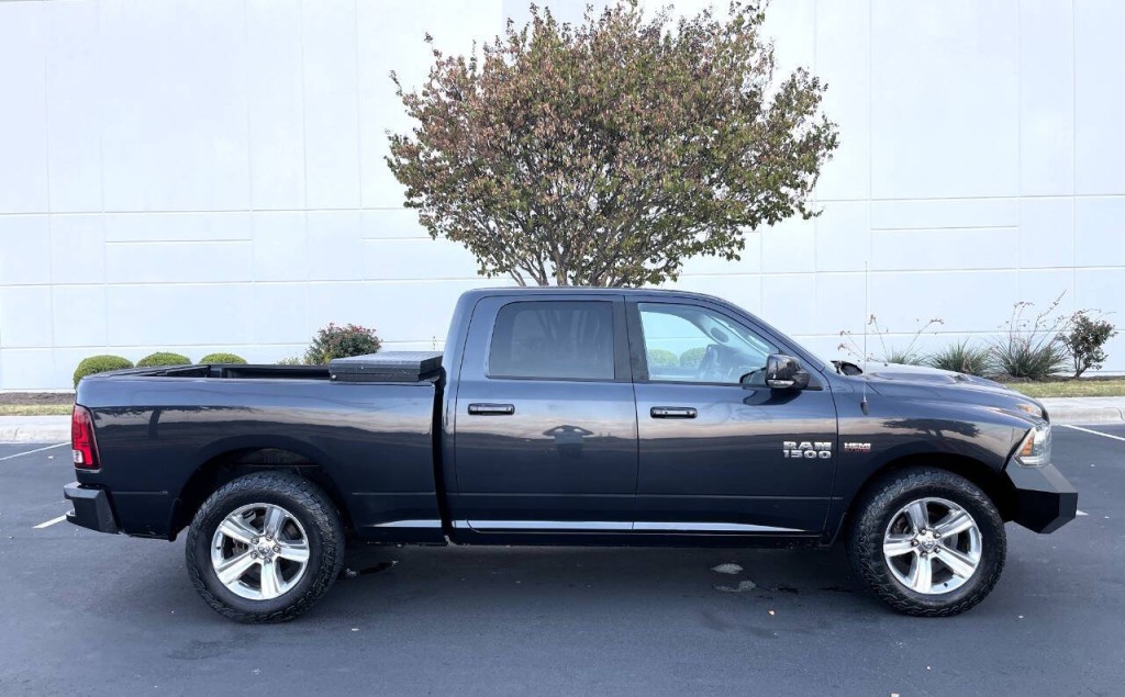 2014 RAM 1500 Image 6