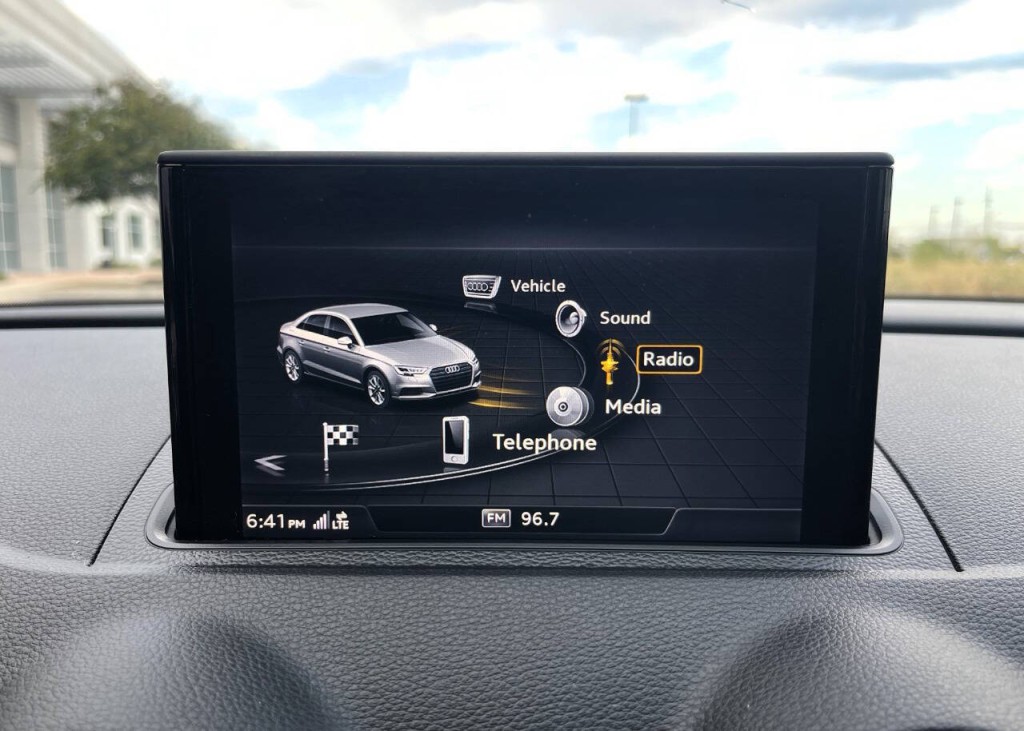 2018 Audi S3 Image 19