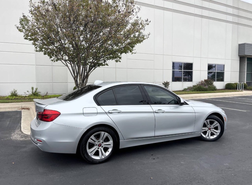 2016 BMW 3 Series Image 3
