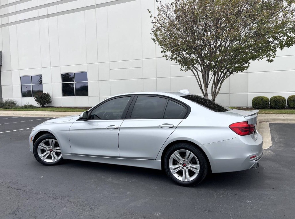 2016 BMW 3 Series Image 4