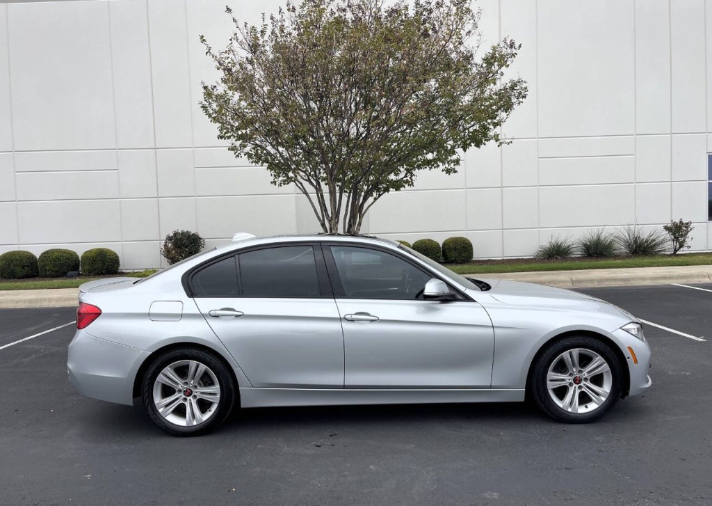 2016 BMW 3 Series Image 5