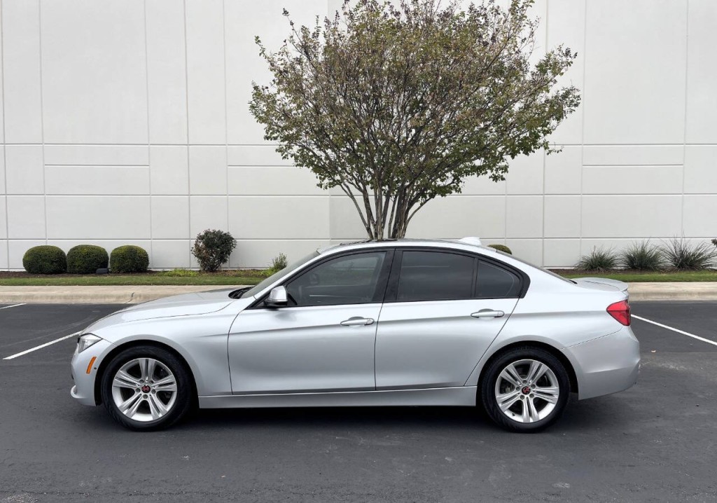 2016 BMW 3 Series Image 6