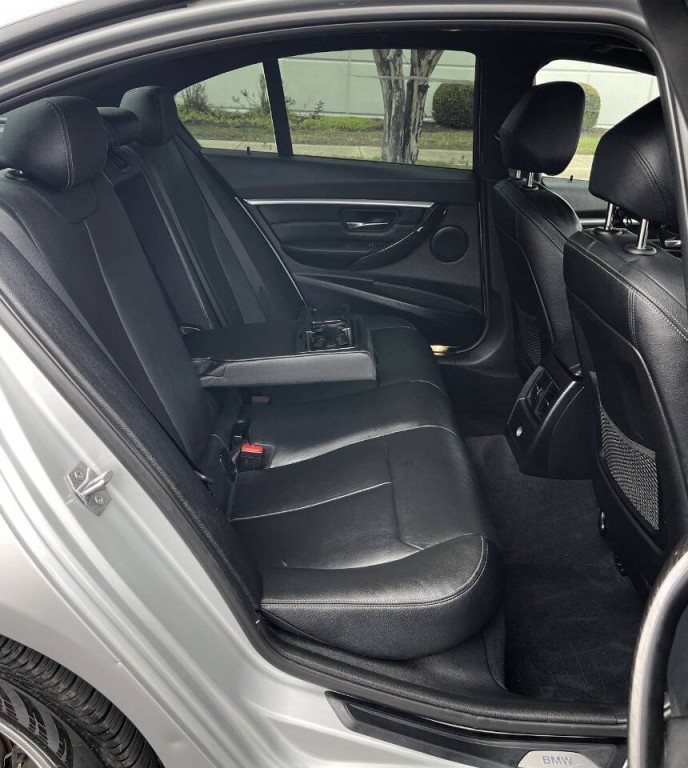 2016 BMW 3 Series Image 10