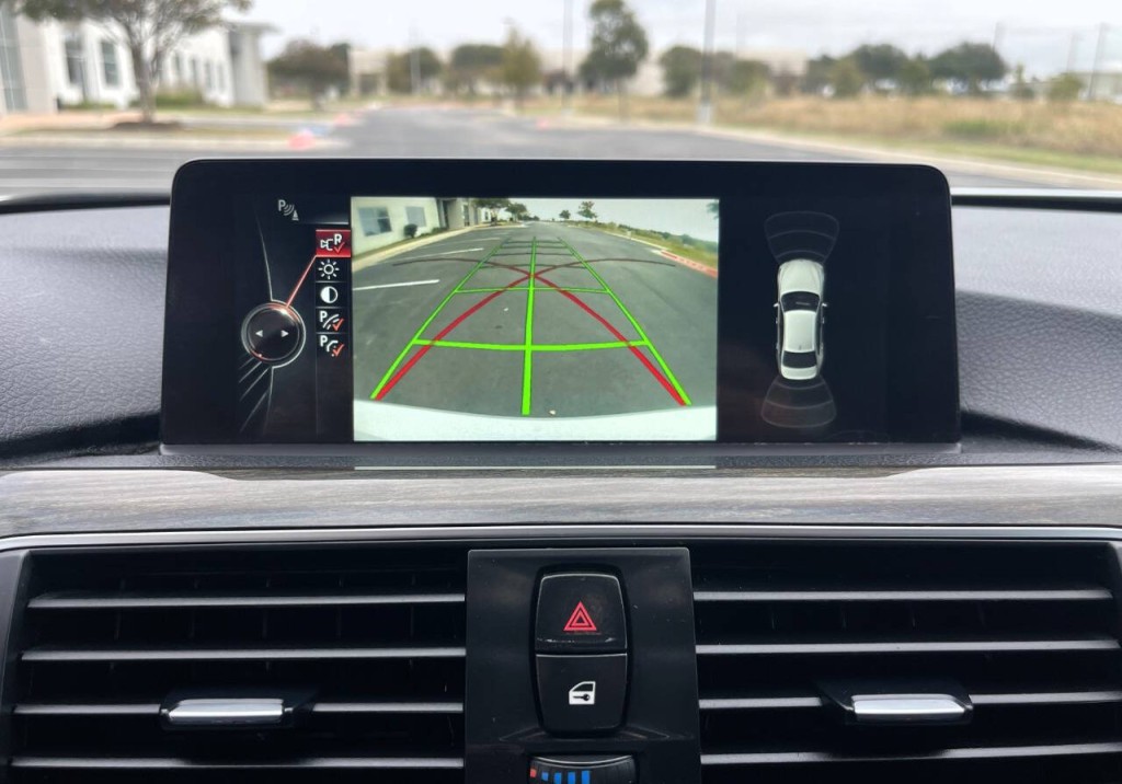 2016 BMW 3 Series Image 21