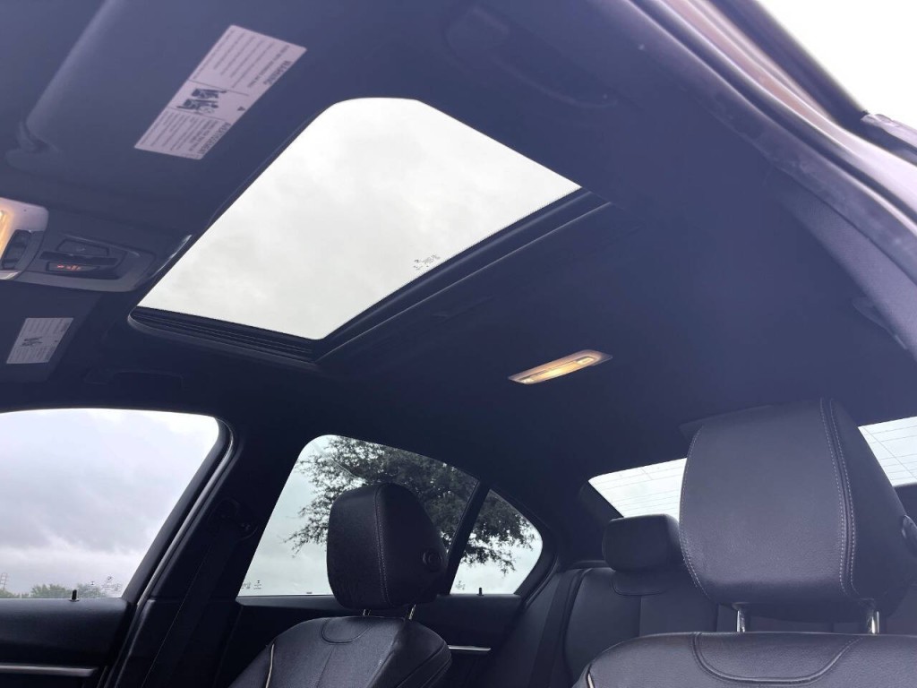 2016 BMW 3 Series Image 26