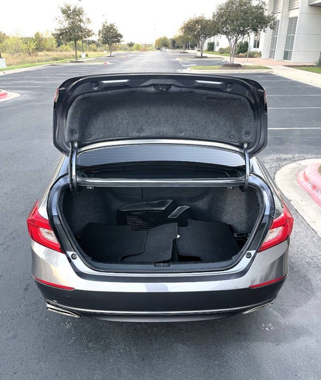 2020 Honda Accord Image 30